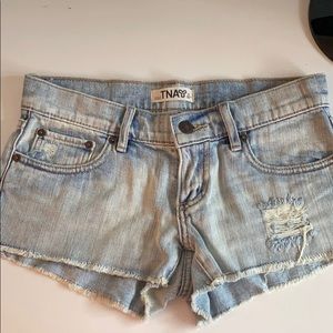 Aritzia - Blue Demin shorts (New-unworn)
